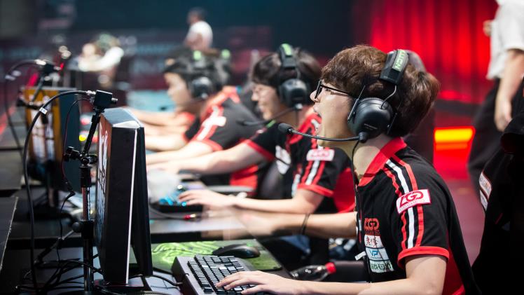 How to Get Started in eSports: A Beginner’s Guide to Competitive Gaming